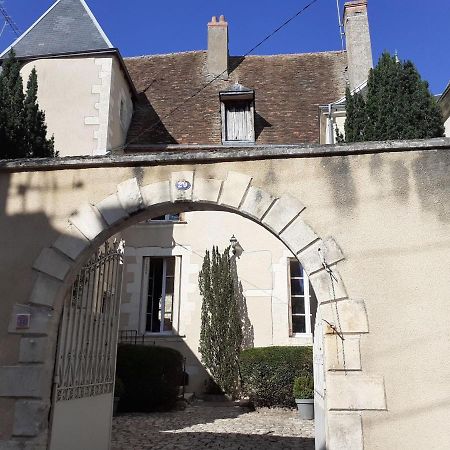 Aparthotel Le Logis De Saint Cyr Issoudun Esterno foto