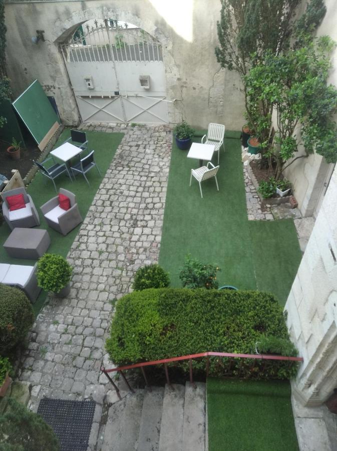 Aparthotel Le Logis De Saint Cyr Issoudun Esterno foto