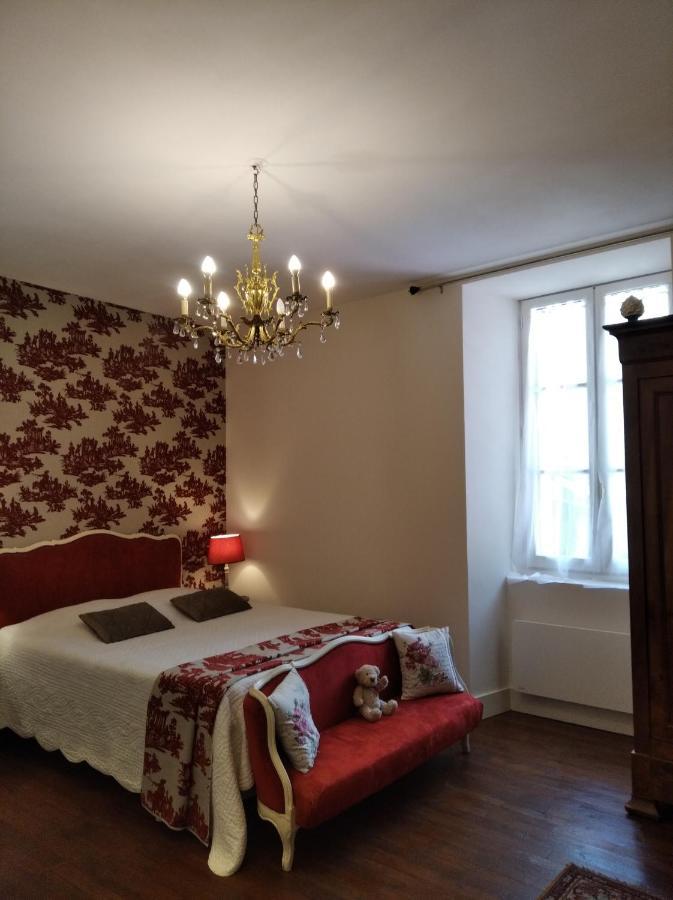Aparthotel Le Logis De Saint Cyr Issoudun Esterno foto