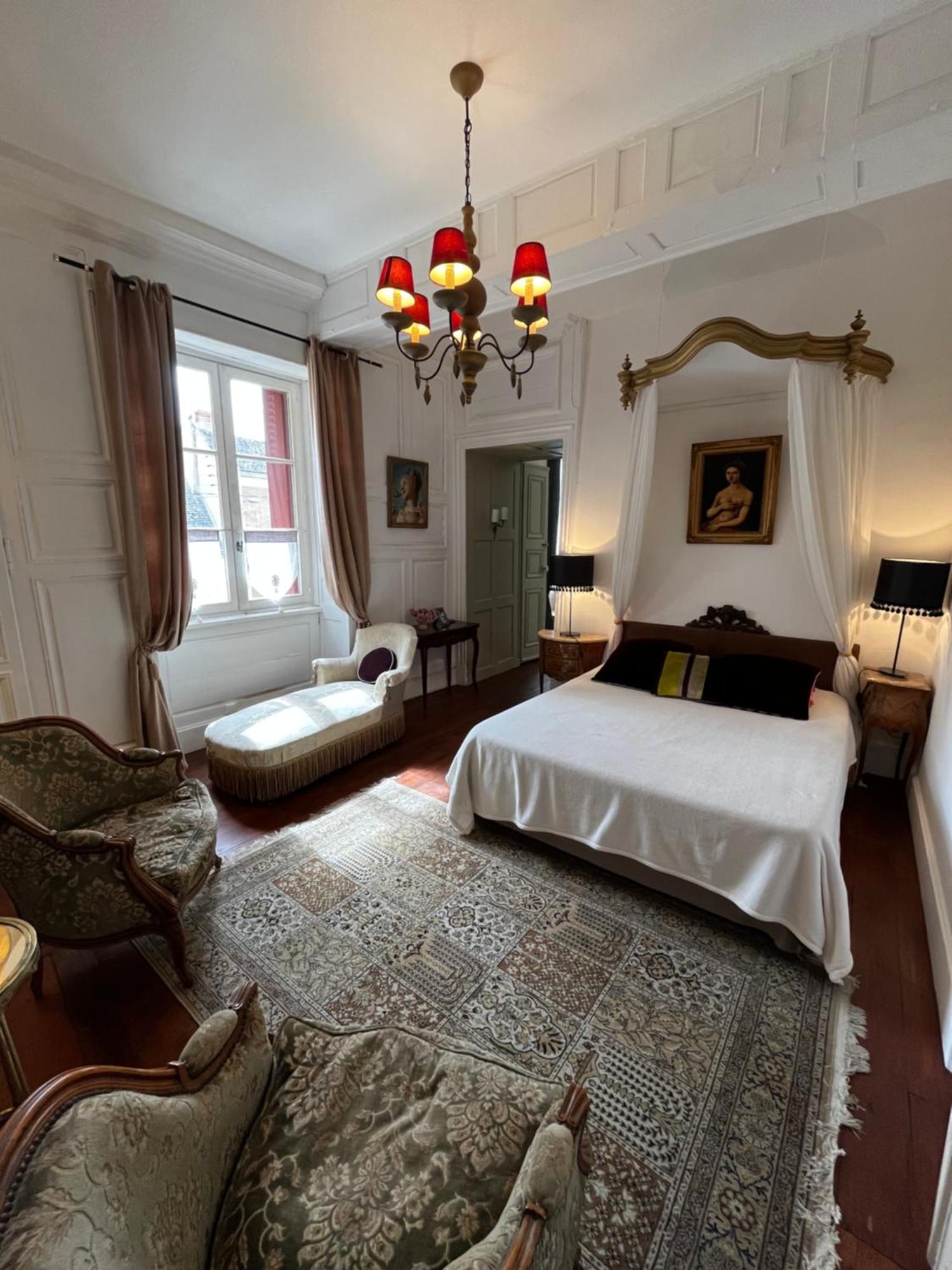 Aparthotel Le Logis De Saint Cyr Issoudun Esterno foto