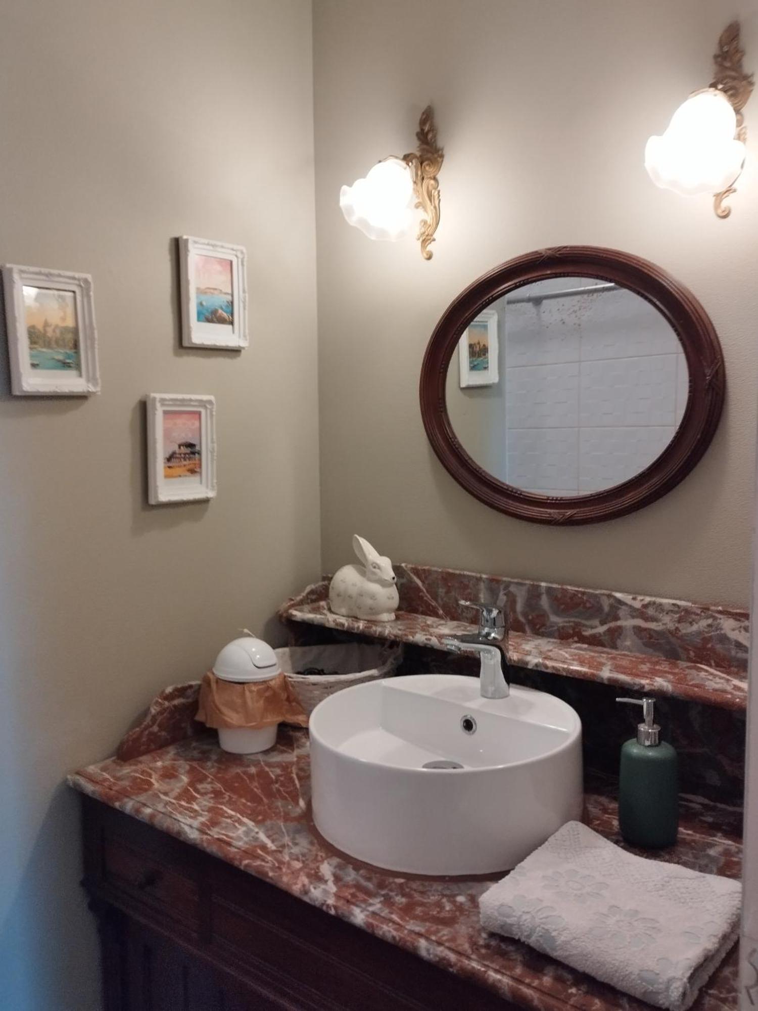 Aparthotel Le Logis De Saint Cyr Issoudun Esterno foto